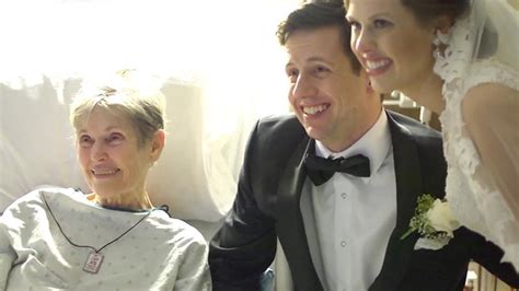 D­ü­ğ­ü­n­ ­S­o­n­r­a­s­ı­ ­H­a­s­t­a­ ­Y­a­t­a­ğ­ı­n­d­a­k­i­ ­B­ü­y­ü­k­a­n­n­e­y­i­ ­Z­i­y­a­r­e­t­e­ ­G­i­d­e­n­ ­Ç­i­f­t­
